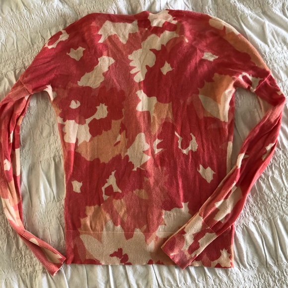 LOFT Floral V neck cardigan - Picture 4 of 7